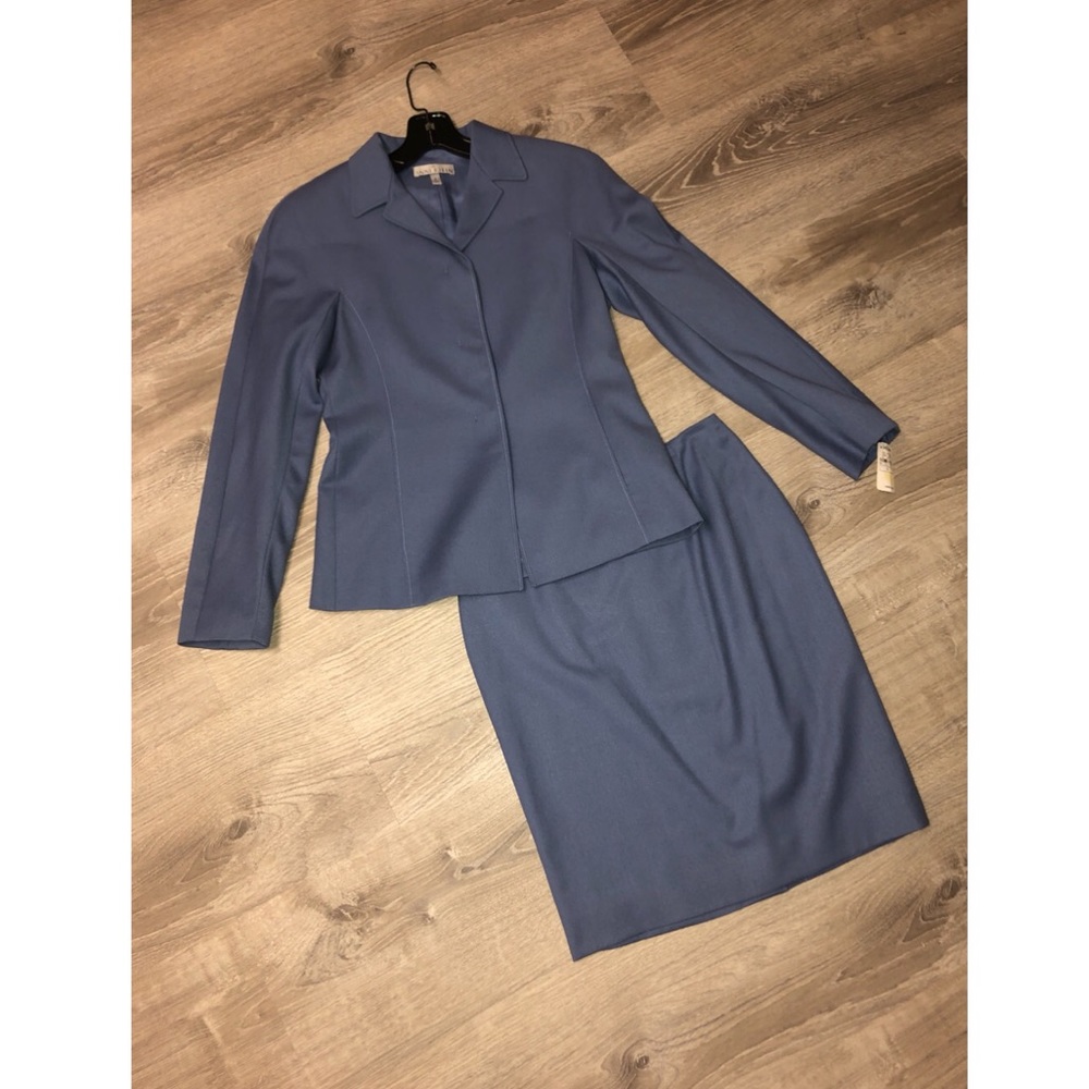 Anne Klein New Skirt Suit